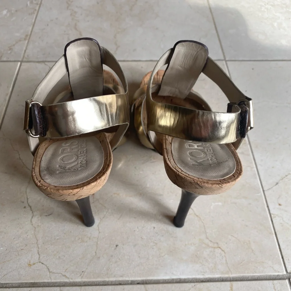 Michael Kors metallic gold and brown heel - Picture 4 of 4